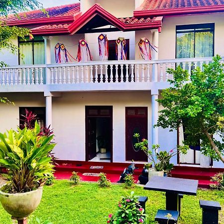 Sritaly Inn Mirissa Exterior foto